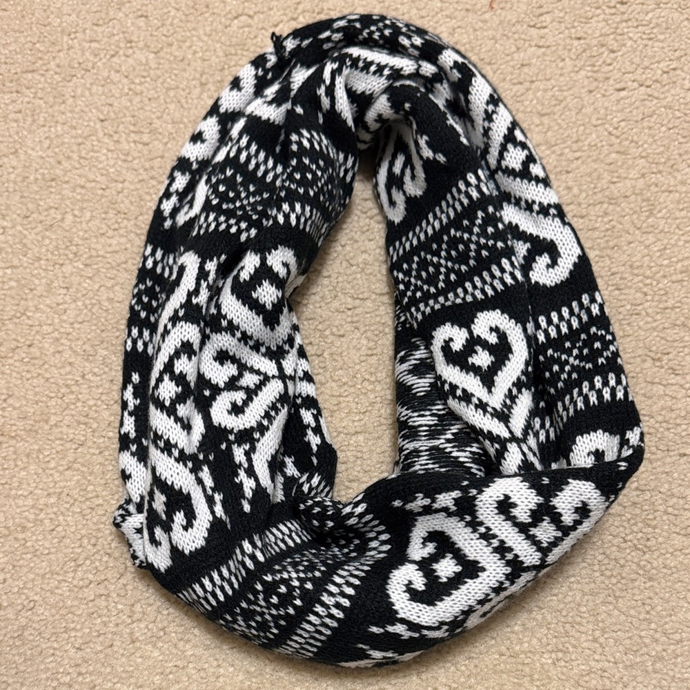 Black and White Patterned Scarf
